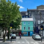 Quaint In The Heart Of Town *