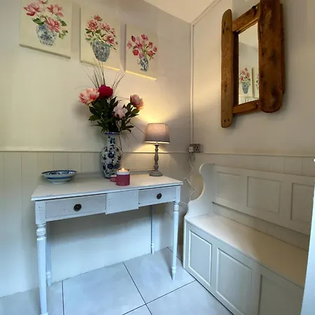 بيت للعطل Quaint In The Heart Of Town