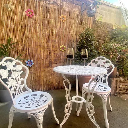 Quaint In The Heart Of Town *