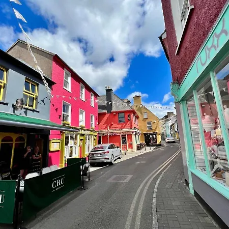 Quaint In The Heart Of Town Vakantiehuis Kinsale