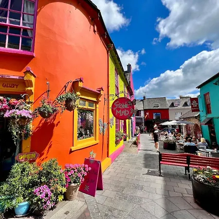Quaint In The Heart Of Town Vakantiehuis